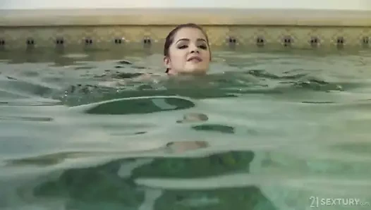 Kırmızı ayak ve pembe kedi mutlu kadınlar lanet