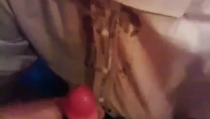 Oral seks ve gömleğinin her yerine çıldırdı