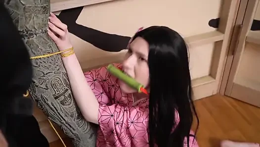 Anime Chan büyük bir yarakla bir adamın eline düştü ve onun tarafından sikildi