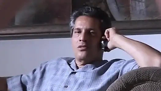 Sadece bir fahişe gibi sikilmeye ihtiyacı var