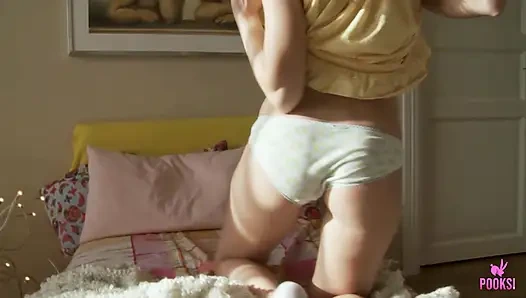 Charlotte C o tatlı amcığın içine o 3 parmağı ve seks oyuncağını aldı!