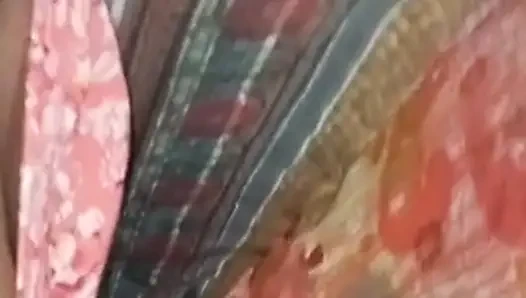Bengalli teyzenin amcığı köy tarafından sikiliyor