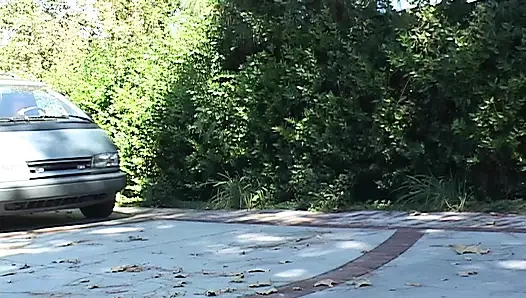 Erkekler işteyken evli kadınlar amlarını yalıyor