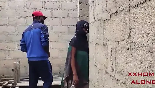 Büyük doğal memeler her yerde sikişiyor