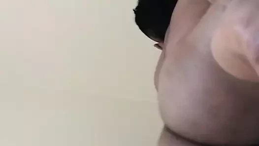 Beni çok sert sikiyorlar ve amımı sütle dolduruyorlar