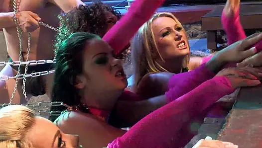 Diana bebek ve onun lezbiyen arkadaşları brooke scott, melek