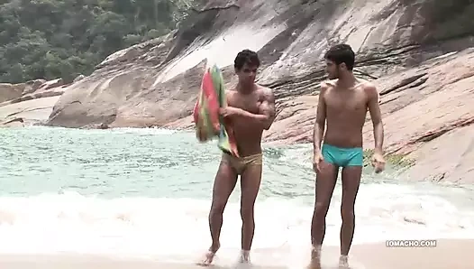 Latinler junior ve kaike prezervatifsiz