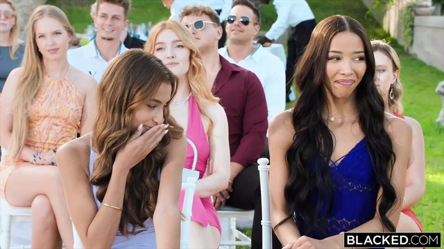 BLACKED великолепная Agatha получает кримпай из большого черного члена в тройничке