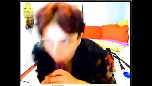 Patronun büyük belini emiyor!