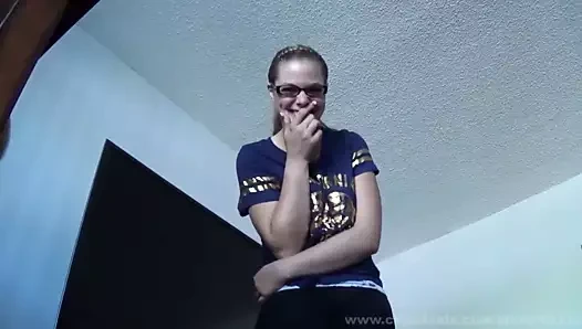 Benim için kendini küçük düşür küçücük adam