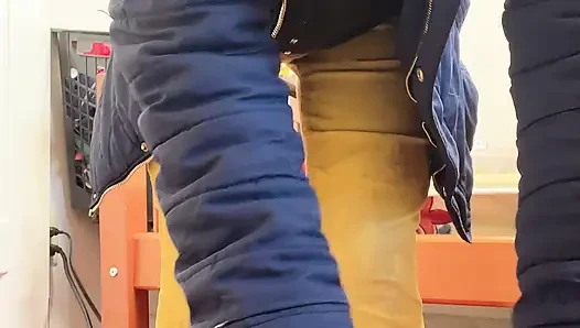 Hana Çişini Yapıyor Çünkü Bunu Kaldıramıyor
