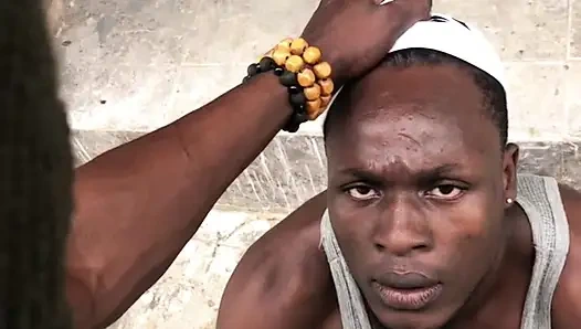 Beyaz göte can atmış o kadar spor yapıyordu ki bu kalın yarağı idare etmeye çalıştı