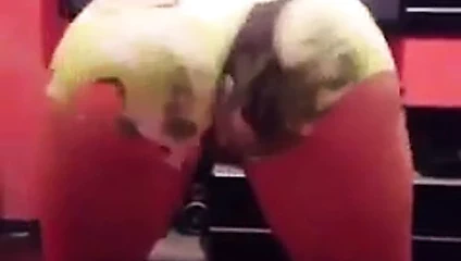 Amanda miury Gostosa Shortinho Florido