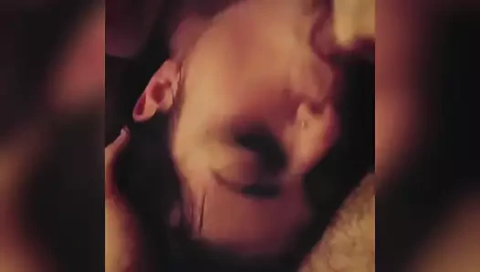 En iyi arkadaşı seyrederken kocanın aletini emmek