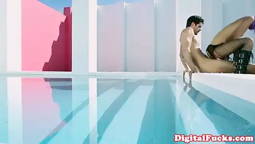 Asya alina li kahrolası içinde bir peruk ve file çoraplar