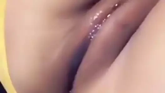 Çok ıslak vajinası olan kız