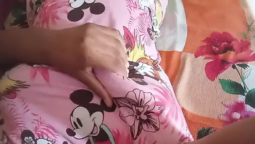 Güzel ev yapımı solo video doğal gerçek his özel tarz yumuşak ruh hali tam vücut özgüven bağımsız solo