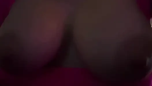 Göğüslerimi Senin İçin Dans Ettiriyorum