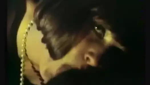 classic 1979 - Anna cuisses entrouvertes part 1