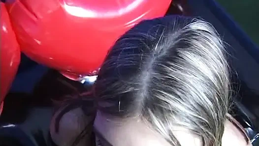 Sevimli sürtük bakış açısıyla yarak emiyor