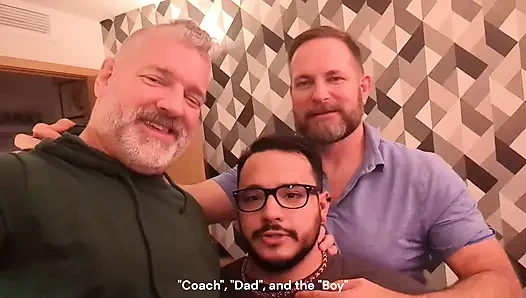 Seattle baba ve seattle koç inkedcub'a egzersiz yapıyor