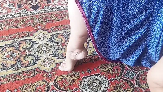 Selena'nın ayakları poz ve oral seks