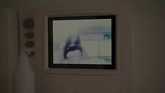 Melody her zaman interkomda kendini nasıl tanıtacağını bilir