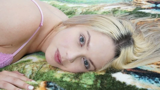 Kocamı ve üvey kızını izliyorum