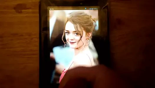 Maisie Williams'a boşalıyor