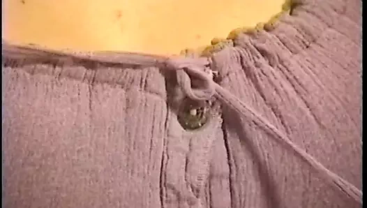 Horoz emme sevimli şımarık baştankara sarışın sürtük seviyor bir büyük çük delme ona am