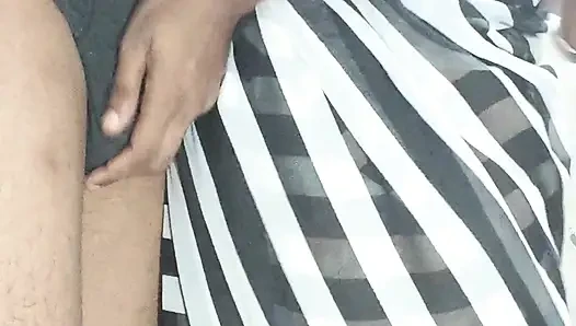 Kaam wali ko kapade badalte waqt nange dekha