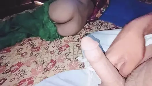 Üvey kız Hintli üniversite öğrencisi tarafından sikiliyor