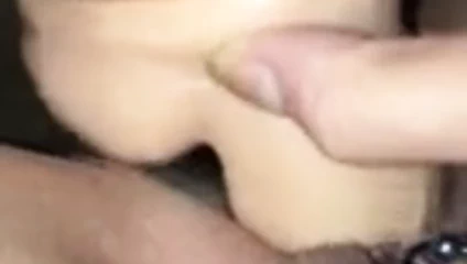 İri güzel kadın dildoyla sikişiyor 3