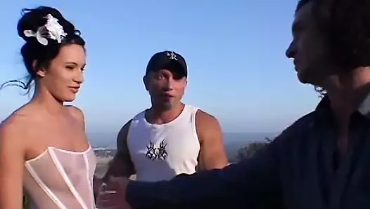 harika popo ile seksi azgın bebeğim kafa verir, sonra iki kutup tarafından çivilenmiş