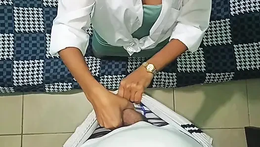 Ever since we went out with the toy, my stepsister hasn't stopped sucking my cock. Spanish porn.