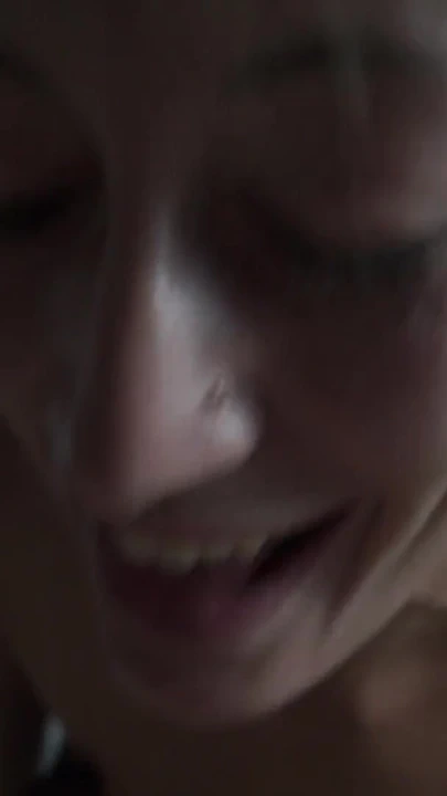 GENÇ KıZ ALDATAN KıZ ARKADAŞıM YARAĞıMı EMIYOR | Klip 1