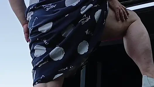 Üvey anne halka açık bir yerde arka arkaya birkaç kez fışkırtıyor