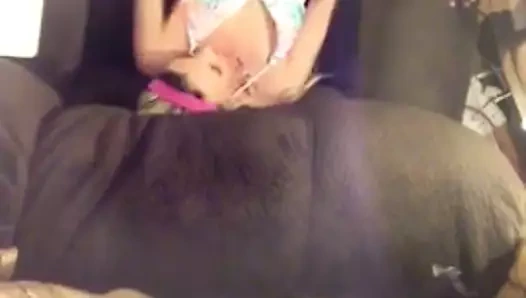 Beyaz kıza ciddi boru döşemek