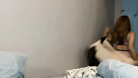 VCS aynı modeldir, ancak vücut çok pürüzsüz.