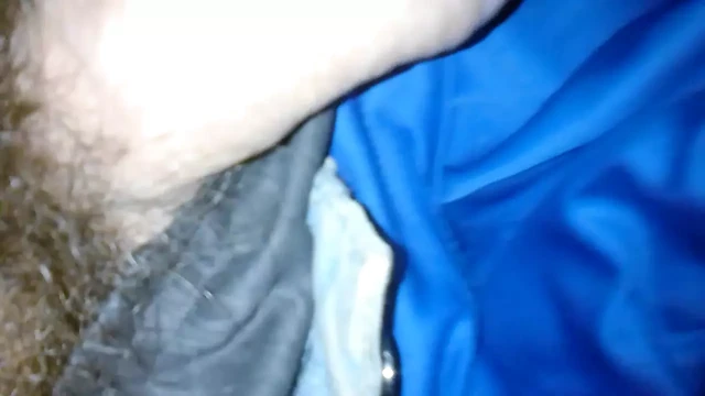 Süt dolu büyük penisli genç Kolombiyalı porno