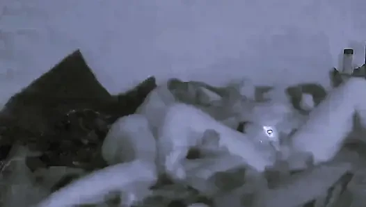 Boşalmam ve onun ateşli dölünü içime hissetmem gerekiyordu.
