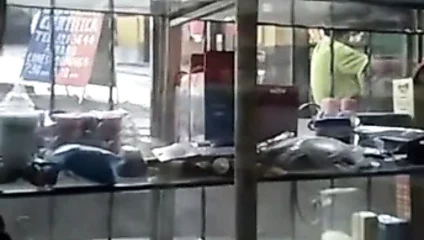 Madura colombiana masturbandose