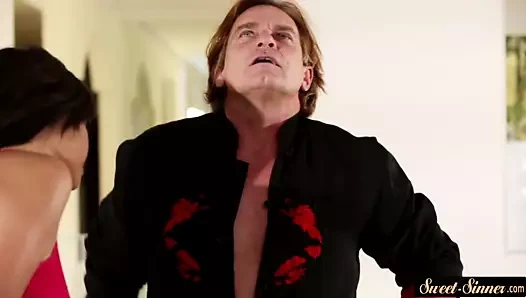 Tittyfucking abanoz genç gets doggystyled