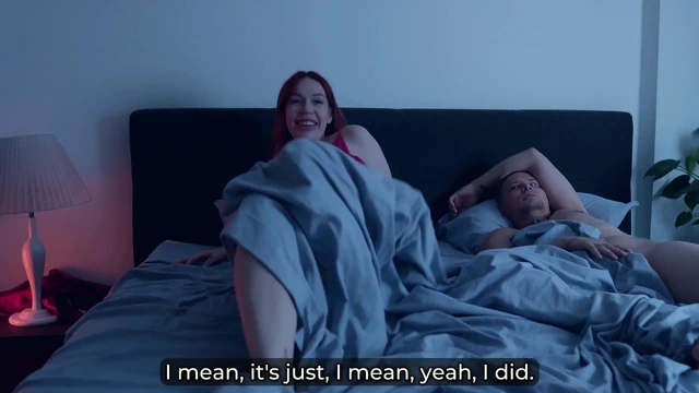 Üvey anne kavgadan sonra üvey oğlunun yatağını paylaşıyor - riskli ateşli sikiş!