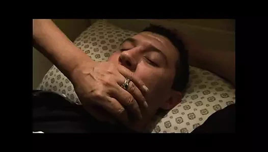 Genç kız öğrenciler okulun dışında büyük olgun yaraklarla sikiliyor (tam film)