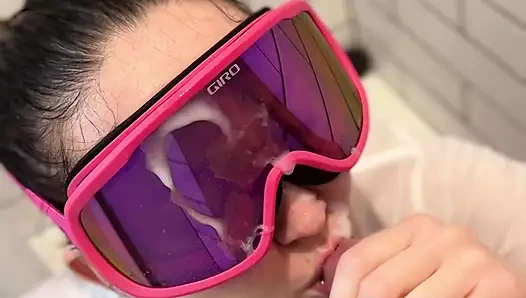 Sik teşhiri banyo macerası : bölüm 2 yüze boşalma