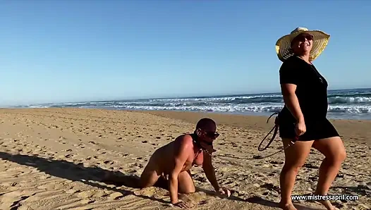 Dominatrix sahibe April - kölemle tatil