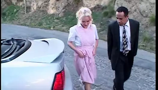 sarışın genç şeker alır onu taze amcık munched sonra fucked tarafından uyandırdı şeker pop