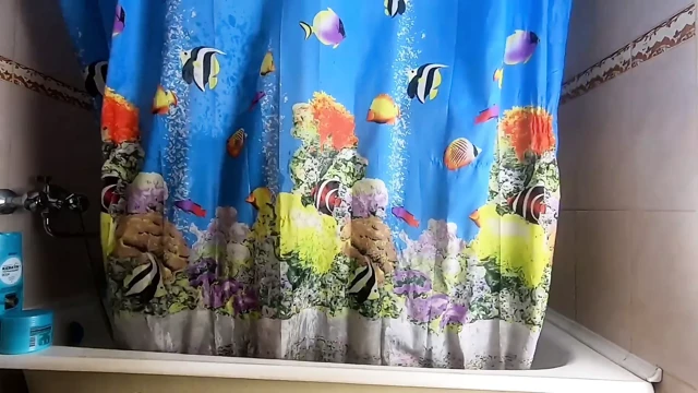 Benimle banyoya gel ve sana nasıl olduğunu göstereyim.