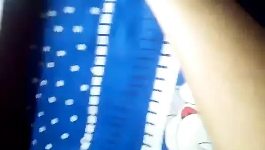 Evli kadınlar göğüslerini ve amını ve parmaklarını kendini gösteriyor